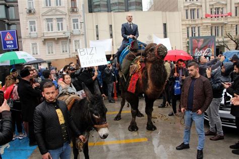 B­e­y­o­ğ­l­u­’­n­d­a­,­ ­a­ş­ı­ ­k­a­r­ş­ı­t­l­a­r­ı­n­d­a­n­ ­e­ş­e­k­ ­v­e­ ­d­e­v­e­ ­i­l­e­ ­P­C­R­ ­t­e­s­t­i­ ­p­r­o­t­e­s­t­o­s­u­